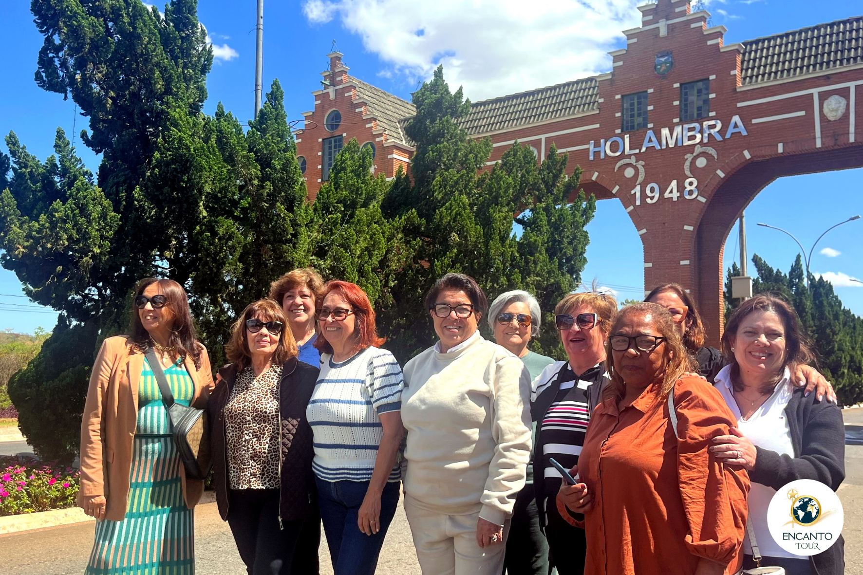 Grupo no portal de Holambra